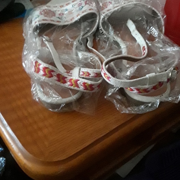 sandal - Picture 2 of 3